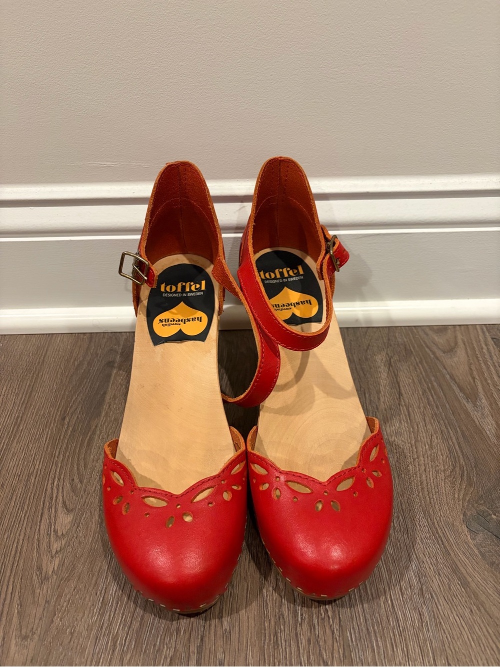 Toffel Hasbeens Red leathersize 38 closed toe clogs